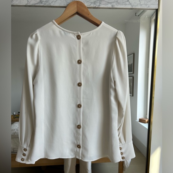 Great Condition Size Medium Ann Taylor Blouse - Picture 2 of 3